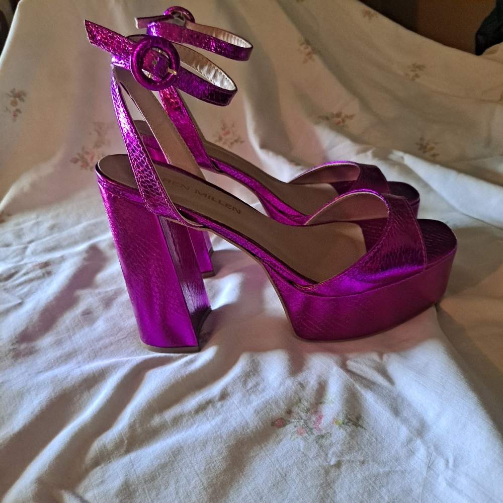 Pink platform heels - Picture 3 of 9
